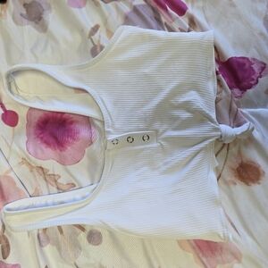 Large White Bombshell